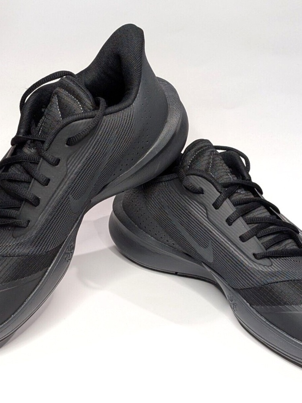 Nike Men's Black Low-Profile Training Sneakers